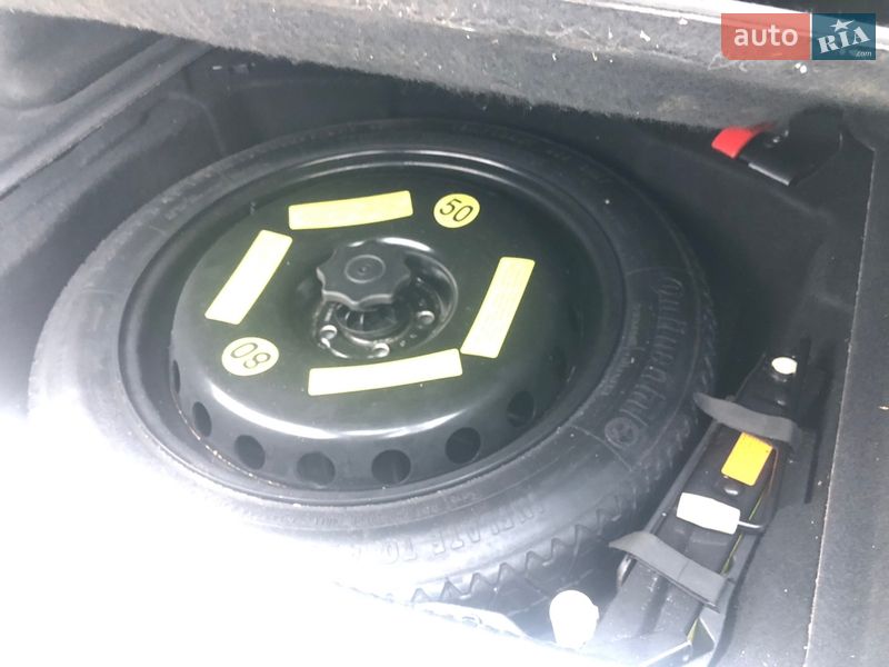 Седан Audi A8 2012 в Києві