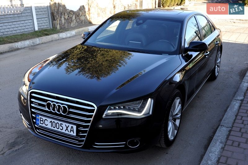 Седан Audi A8 2013 в Львові