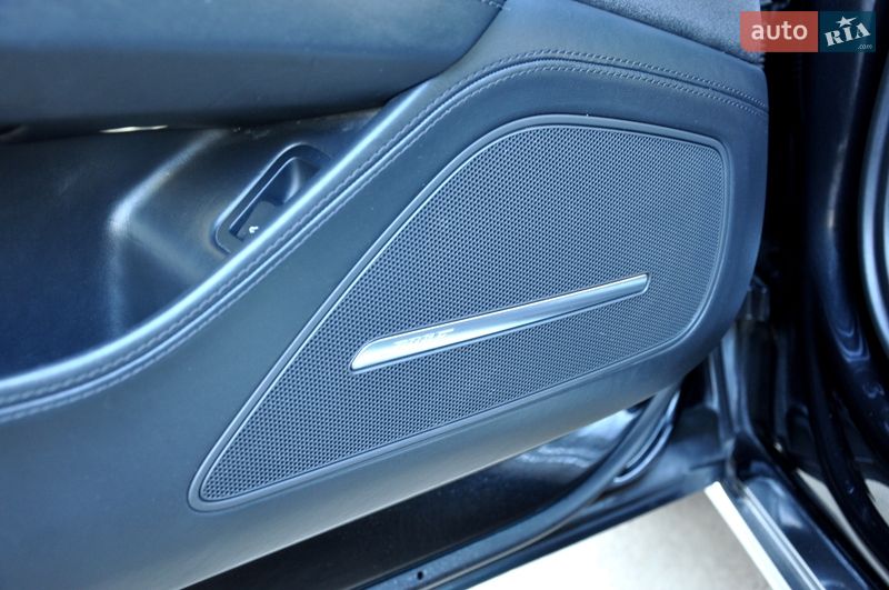 Седан Audi A8 2013 в Львові