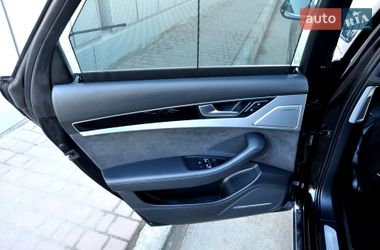 Седан Audi A8 2013 в Львове