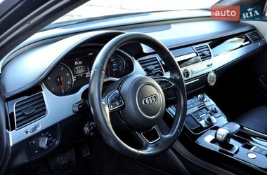 Седан Audi A8 2013 в Львове