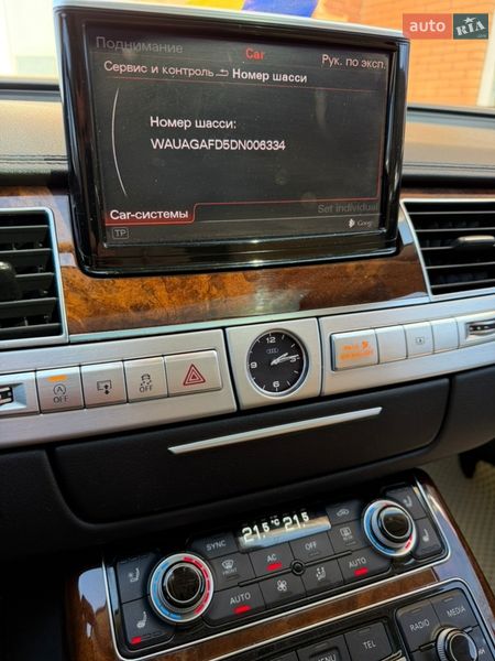 Седан Audi A8 2012 в Одесі