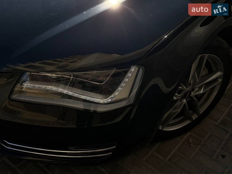 Седан Audi A8 2013 в Миколаєві