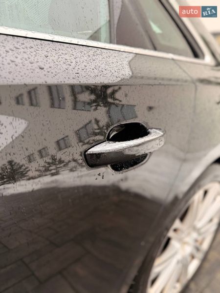 Седан Audi A8 2013 в Луцьку