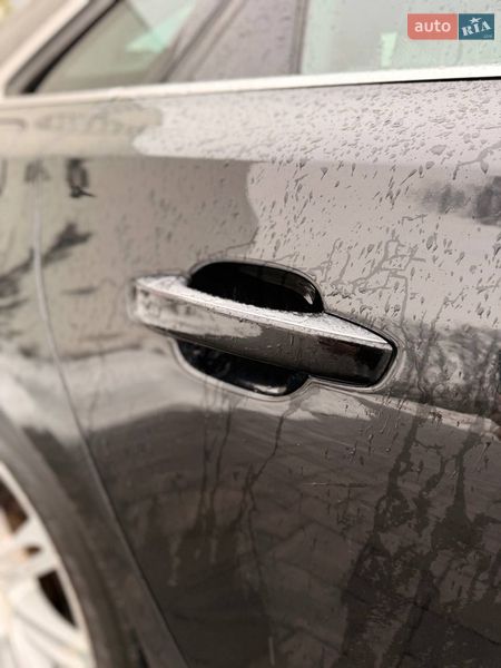 Седан Audi A8 2013 в Луцьку