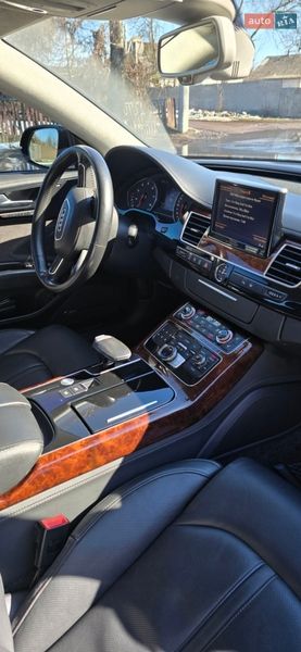Седан Audi A8 2013 в Чернігові