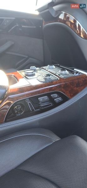 Седан Audi A8 2013 в Чернігові