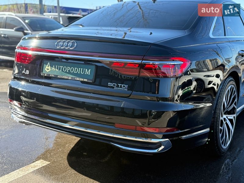 Седан Audi A8 2022 в Киеве