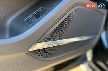 Седан Audi A8 2022 в Киеве