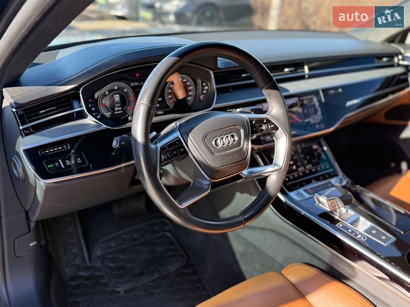 Седан Audi A8 2022 в Киеве