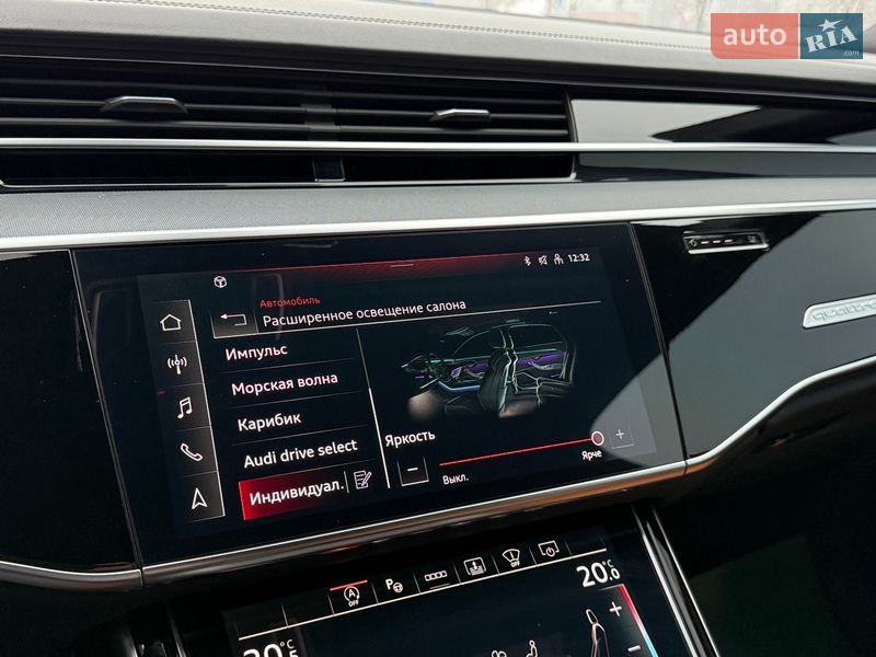 Седан Audi A8 2022 в Киеве