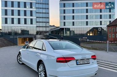 Седан Audi A8 2014 в Ужгороде