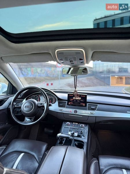 Седан Audi A8 2014 в Ужгороде