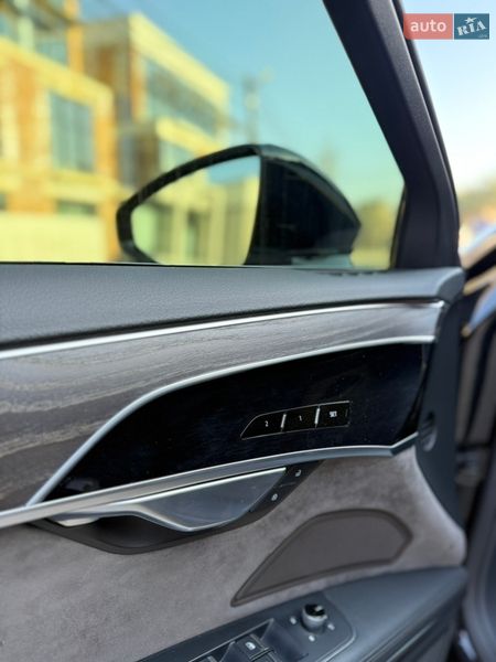 Седан Audi A8 2020 в Чернівцях