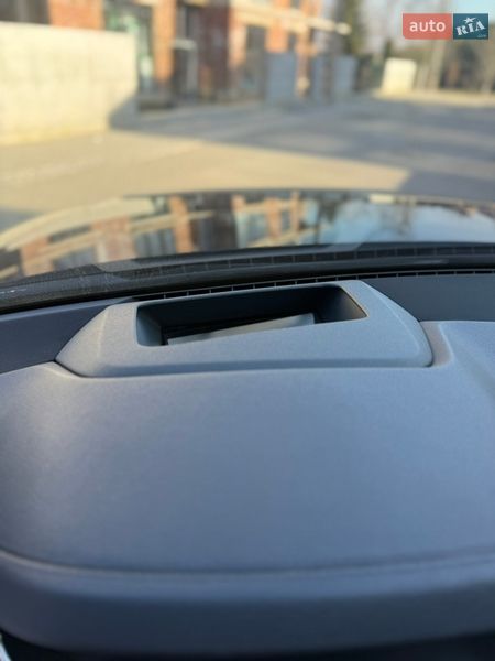 Седан Audi A8 2020 в Чернівцях