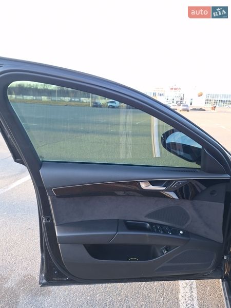 Седан Audi A8 2014 в Киеве