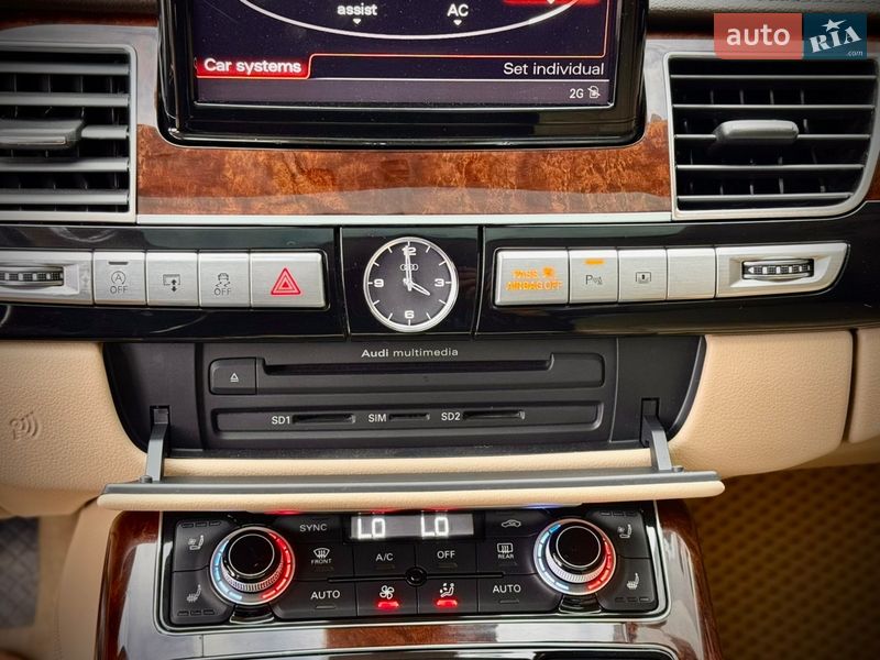 Седан Audi A8 2013 в Львове