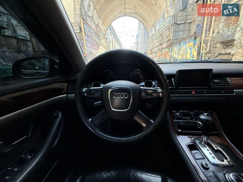 Седан Audi A8 2006 в Одессе