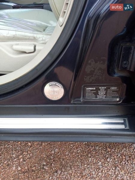 Седан Audi A8 1996 в Черняхове