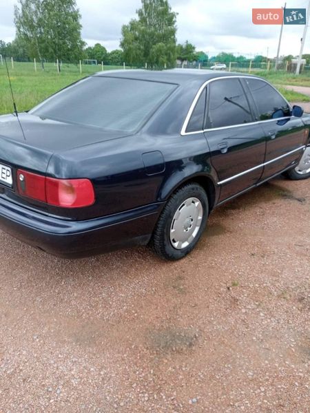 Седан Audi A8 1996 в Черняхове