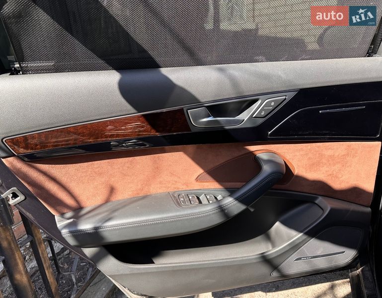 Седан Audi A8 2017 в Первомайске