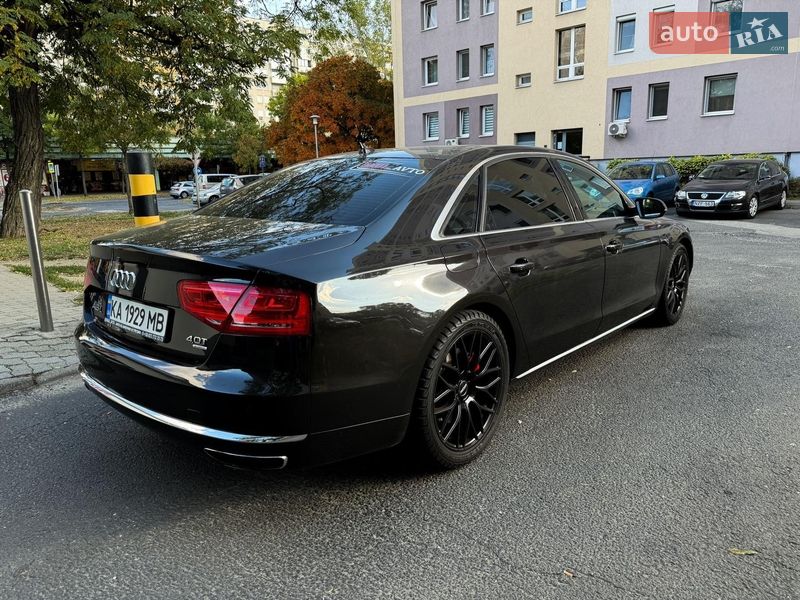 Седан Audi A8 2014 в Береговому