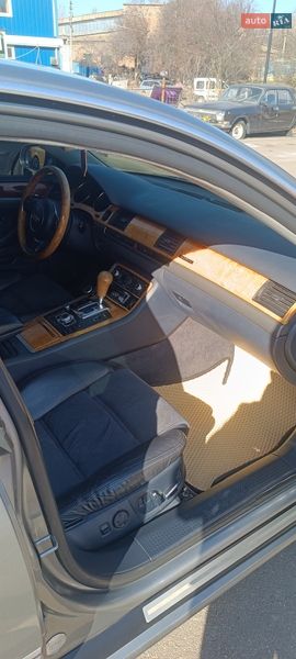 Седан Audi A8 2004 в Киеве