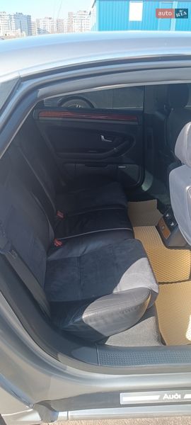Седан Audi A8 2004 в Киеве