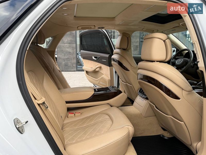 Седан Audi A8 2014 в Києві