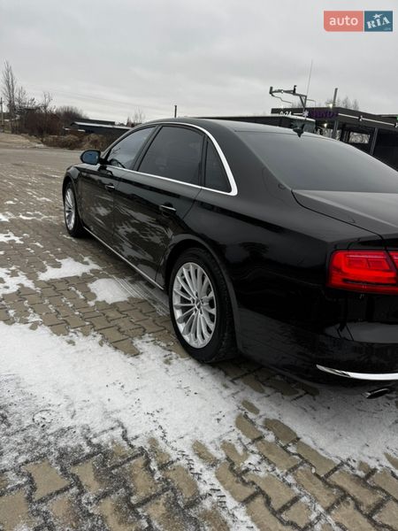 Седан Audi A8 2013 в Львове