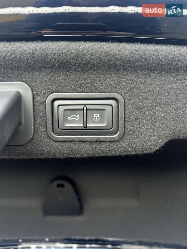 Седан Audi A8 2015 в Кременчуці фото 9 Седан Audi A8 2015 в Кременчуці