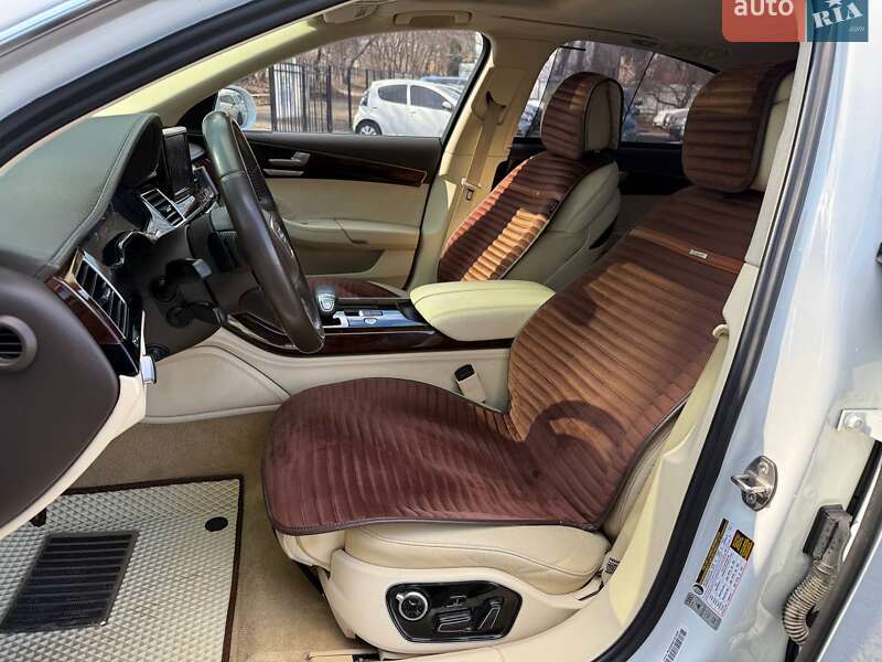 Седан Audi A8 2012 в Хмельницком