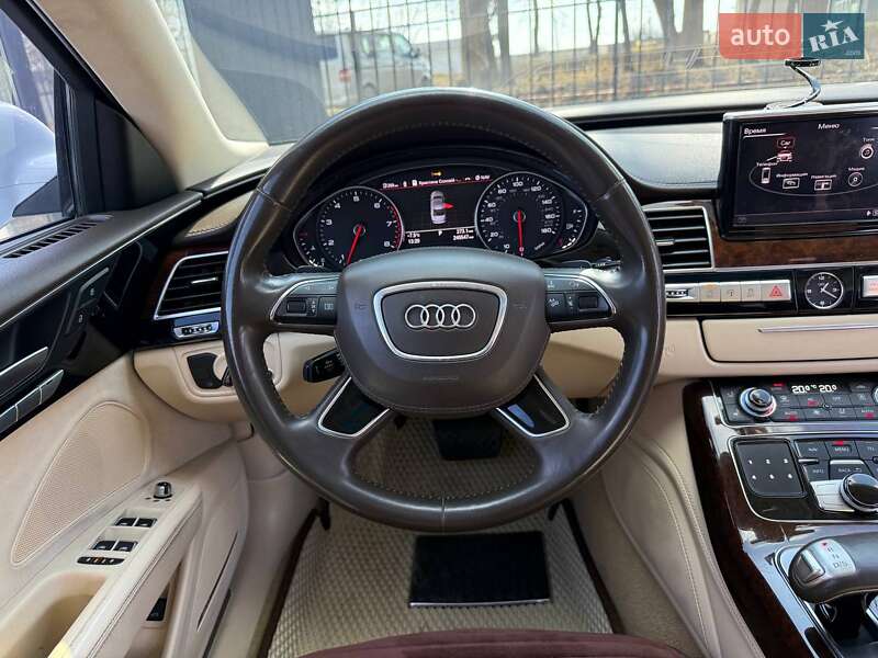 Седан Audi A8 2012 в Хмельницком