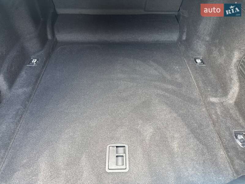 Седан Audi A8 2025 в Києві