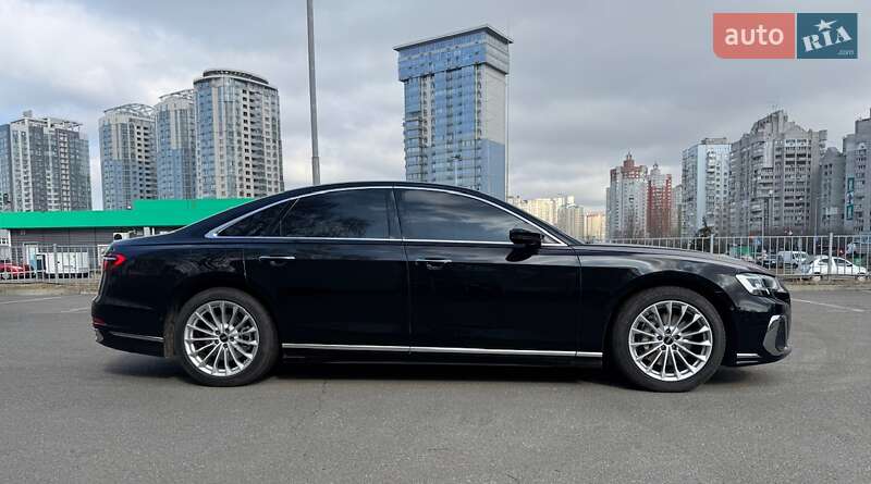 Седан Audi A8 2025 в Києві