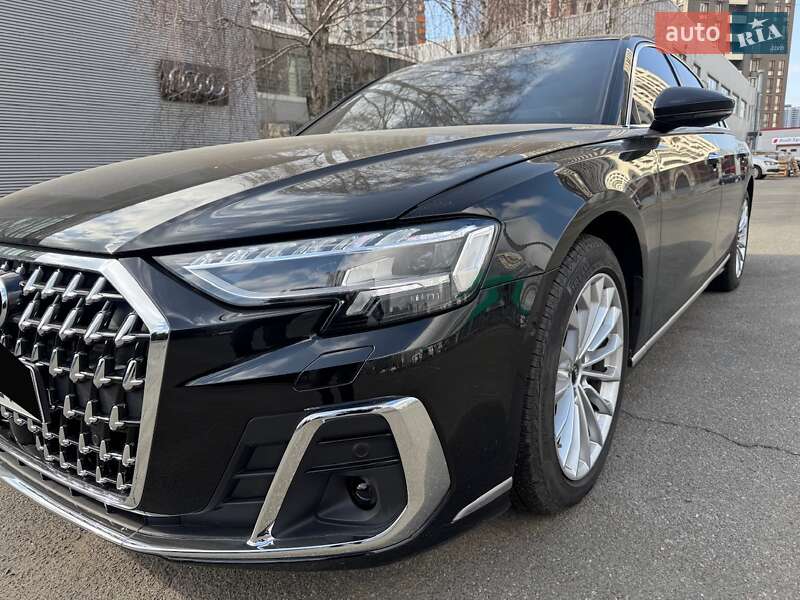 Седан Audi A8 2025 в Києві