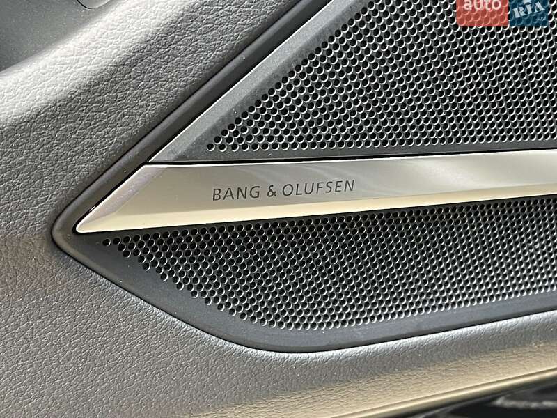 Седан Audi A8 2025 в Києві