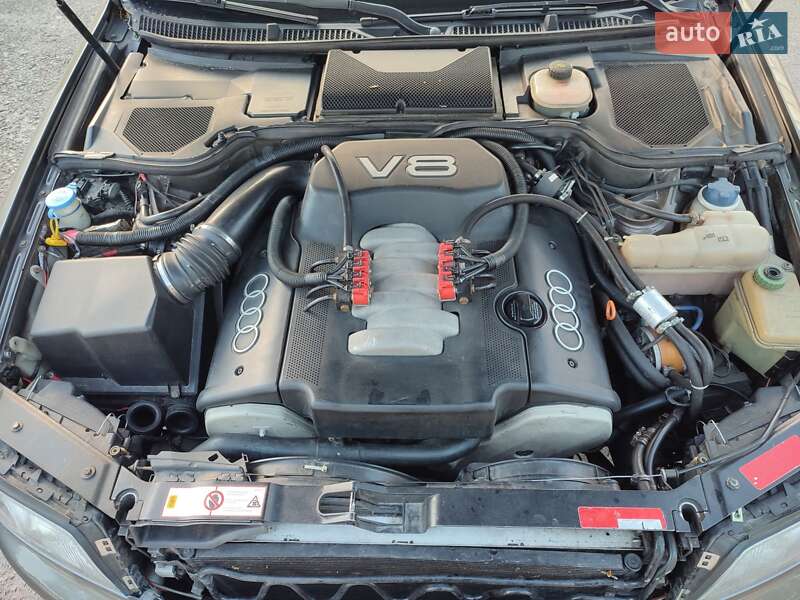 Седан Audi A8 1996 в Кременчуці