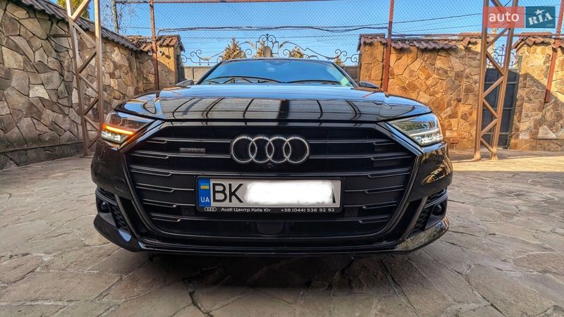 Седан Audi A8 2020 в Ровно