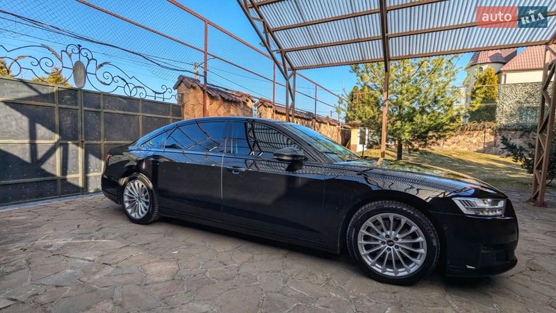 Седан Audi A8 2020 в Ровно