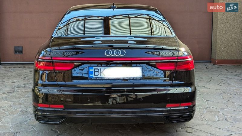 Седан Audi A8 2020 в Ровно