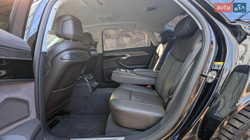 Седан Audi A8 2020 в Ровно