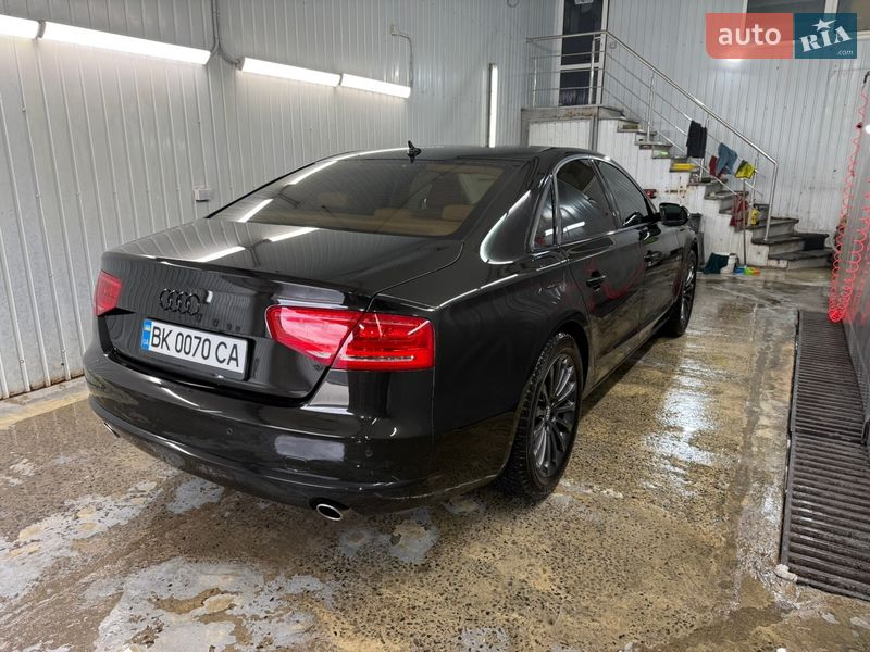 Седан Audi A8 2011 в Рівному