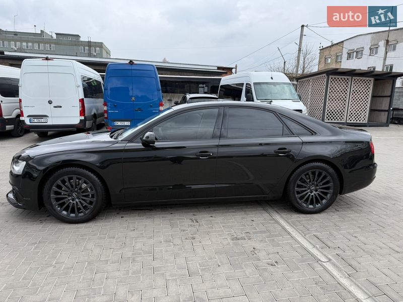 Седан Audi A8 2011 в Рівному