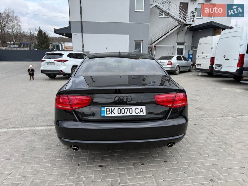 Седан Audi A8 2011 в Рівному
