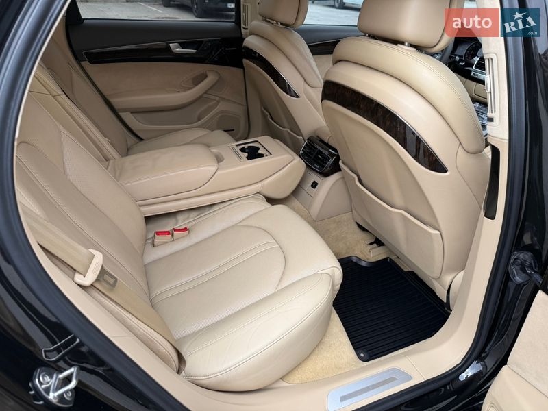 Седан Audi A8 2011 в Рівному
