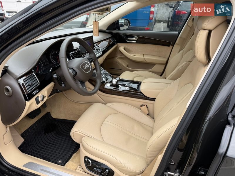 Седан Audi A8 2011 в Рівному