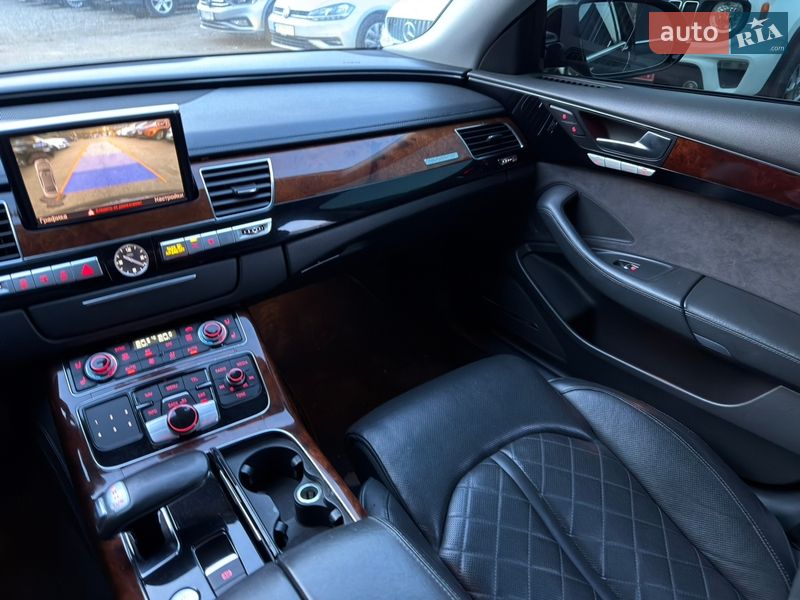 Седан Audi A8 2012 в Черновцах