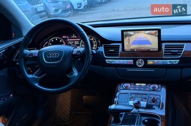 Седан Audi A8 2012 в Черновцах