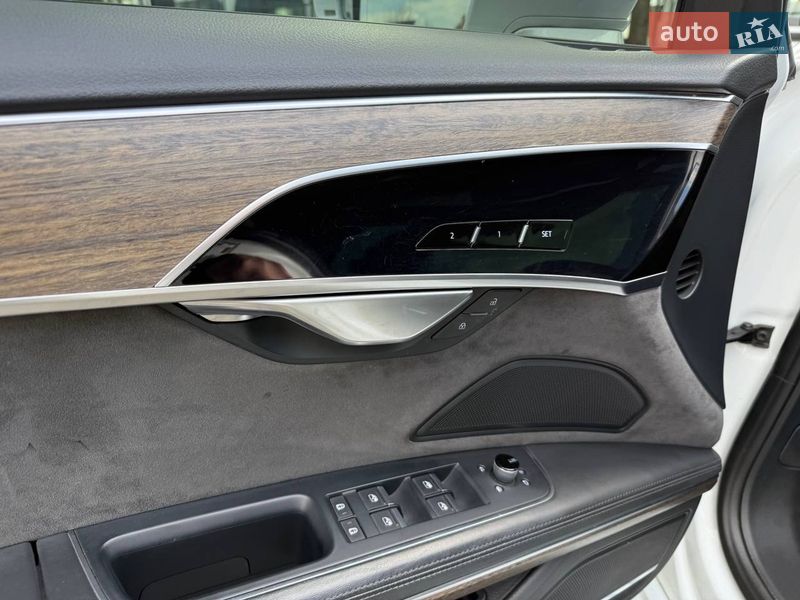 Седан Audi A8 2020 в Хмельницькому